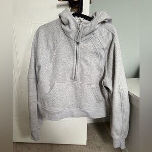 Lululemon cropped scuba